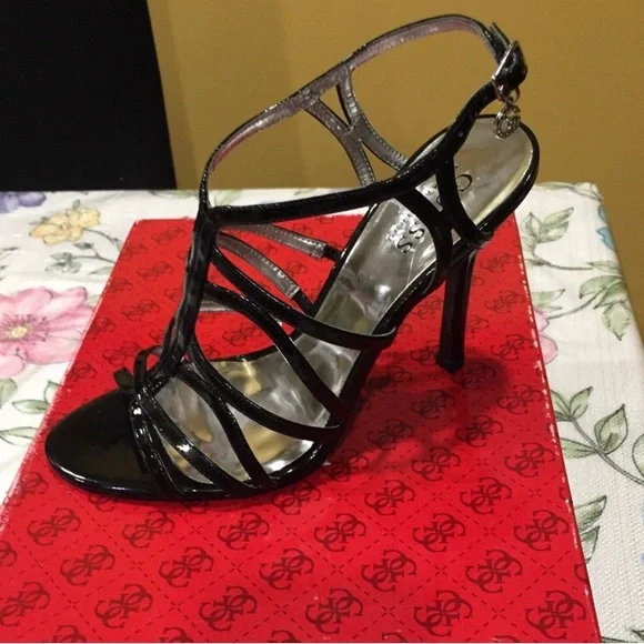 Thanks everyone for sharing and a great party, enjoy the rest of your day!!💃🏽🎊 - Picture 4 of 7